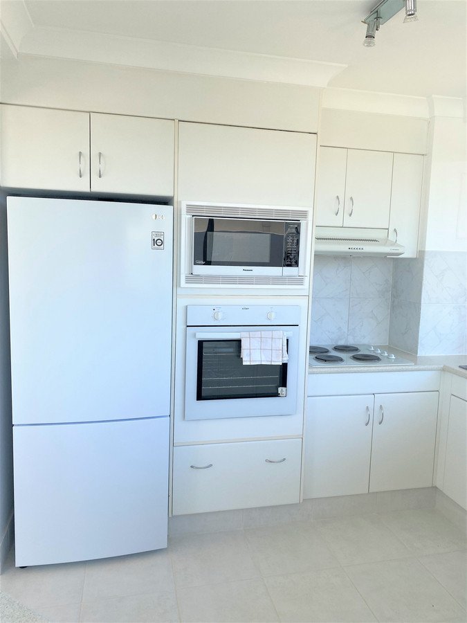 6A/238 The Esplanade Burleigh Heads 1