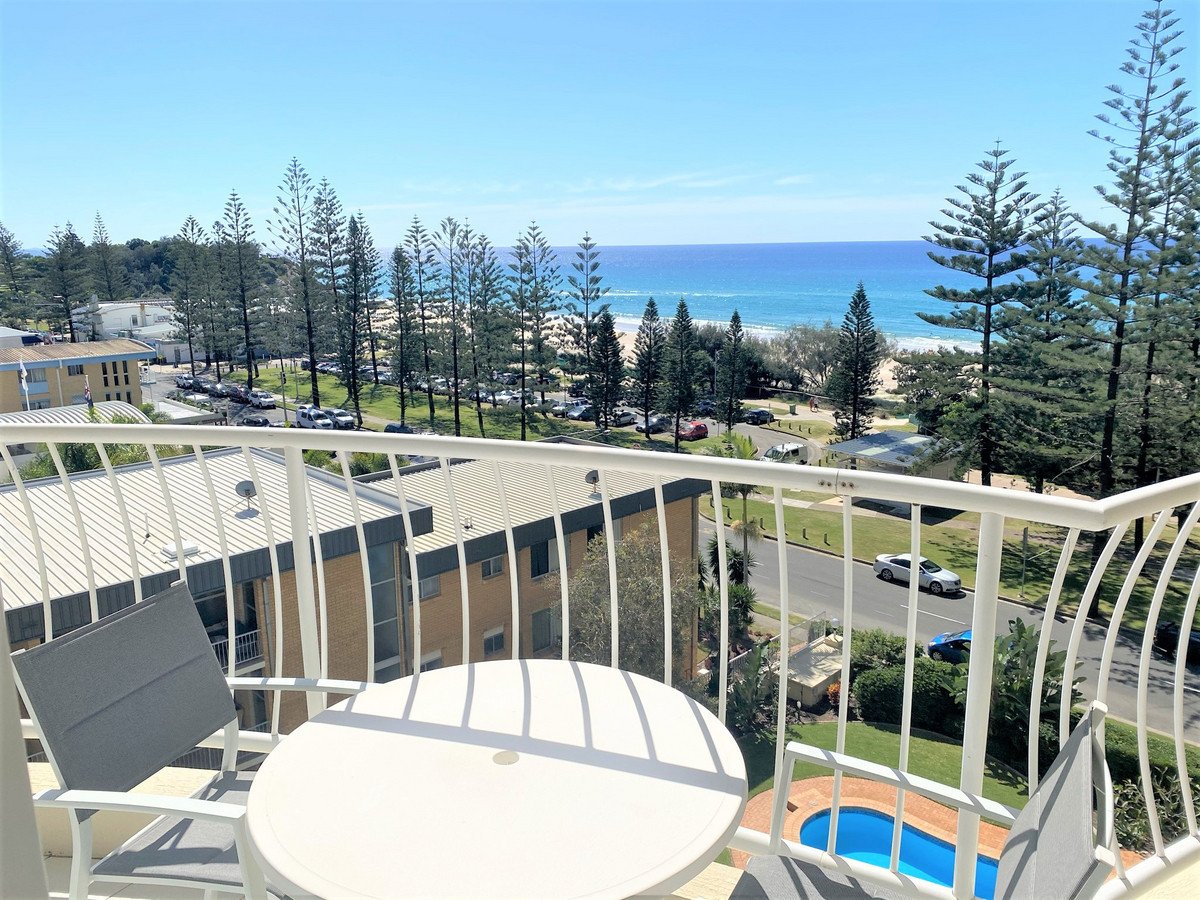 6A/238 The Esplanade Burleigh Heads 3