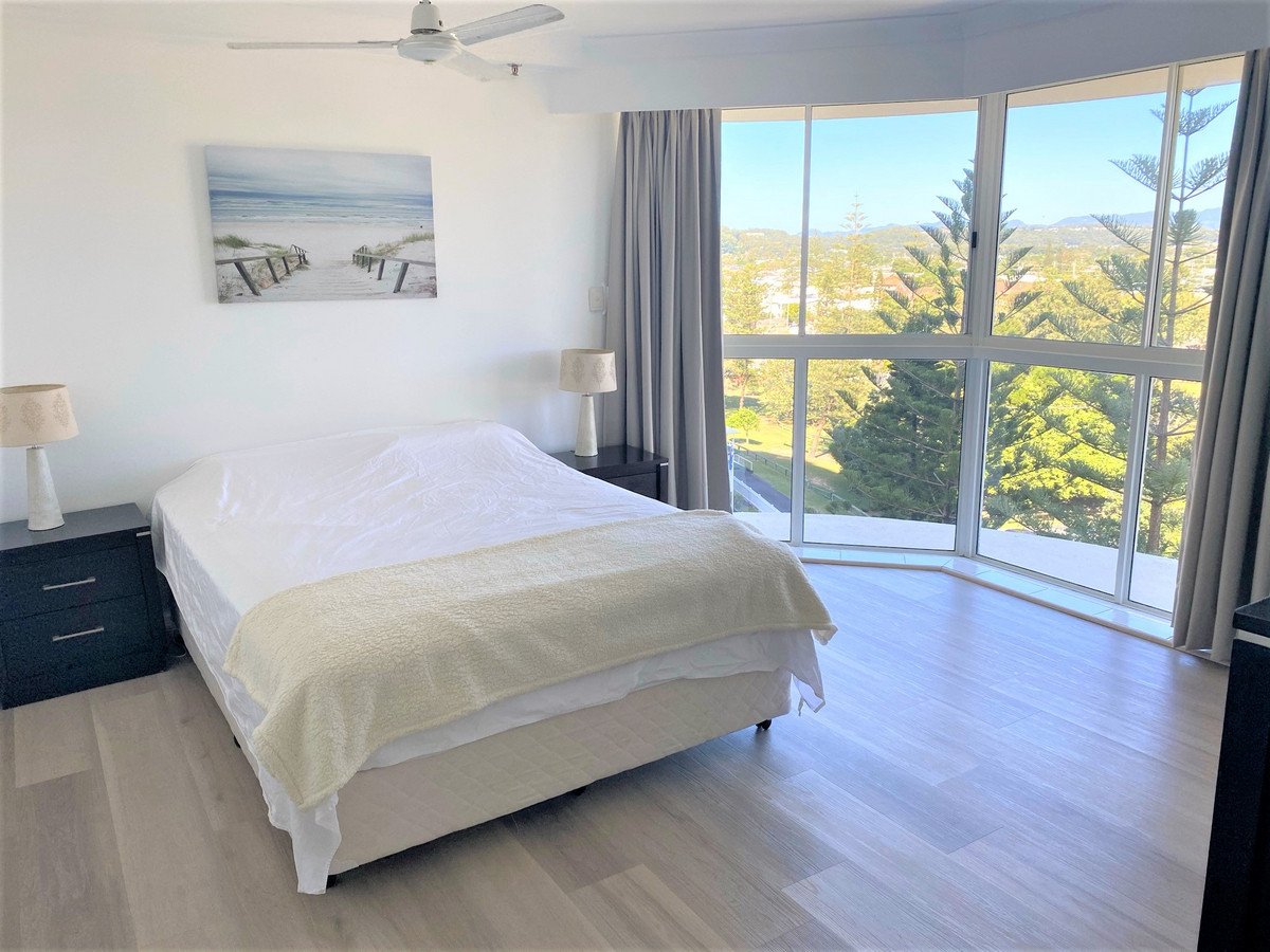 6A/238 The Esplanade Burleigh Heads 6