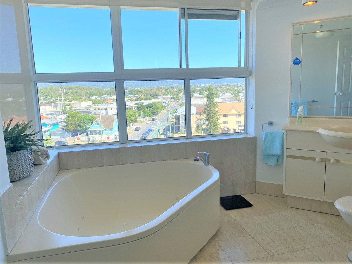 6A/238 The Esplanade Burleigh Heads 10