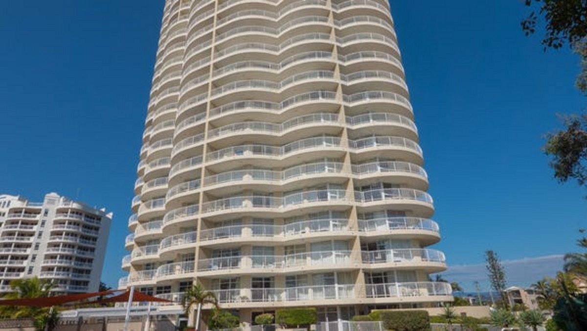 6A/238 The Esplanade Burleigh Heads 11