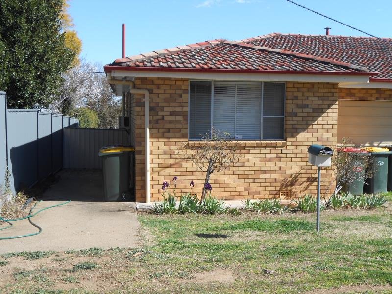 6B Martin Street TAMWORTH 8