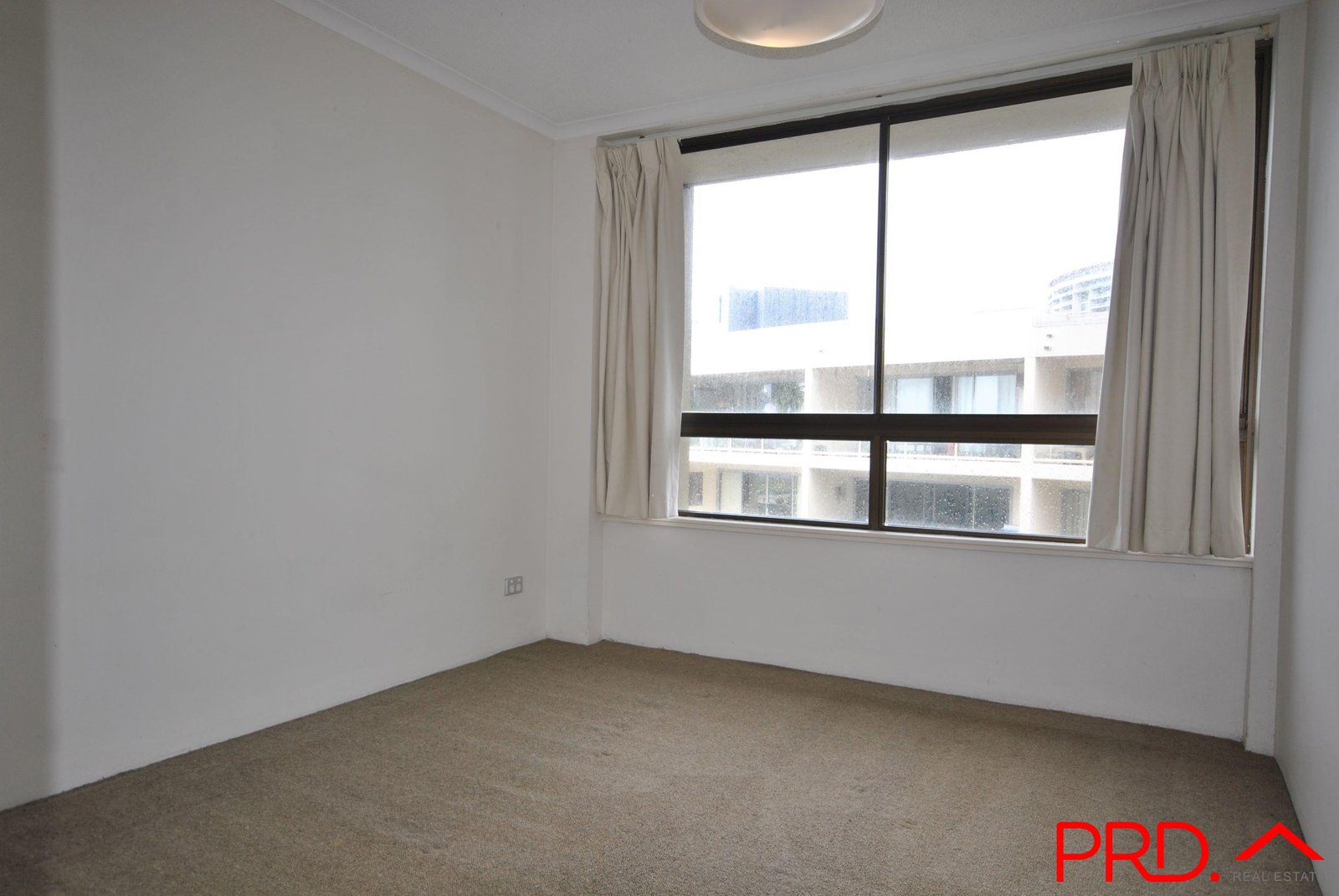 6c/114 Marine Parade SOUTHPORT 5