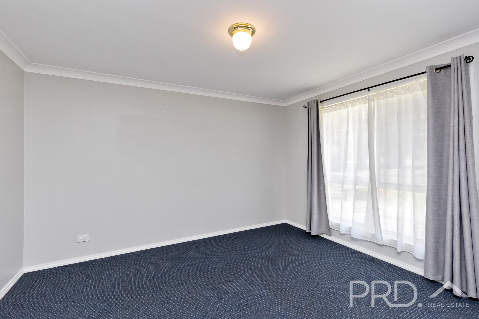 7-9 Sydney Street TUMUT 13