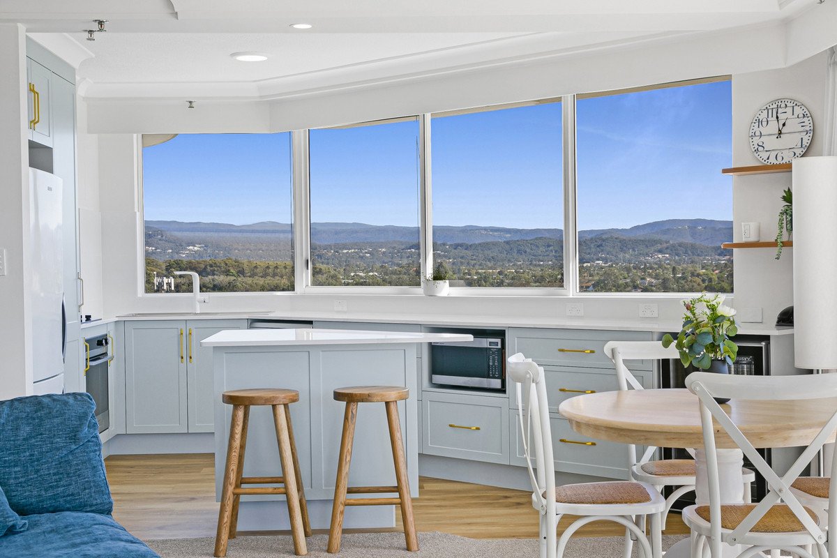7 A/238 The Esplanade Burleigh Heads 5