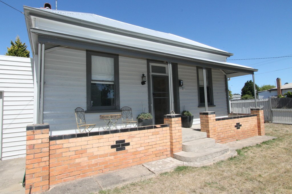 7 Adair Street REDAN 16