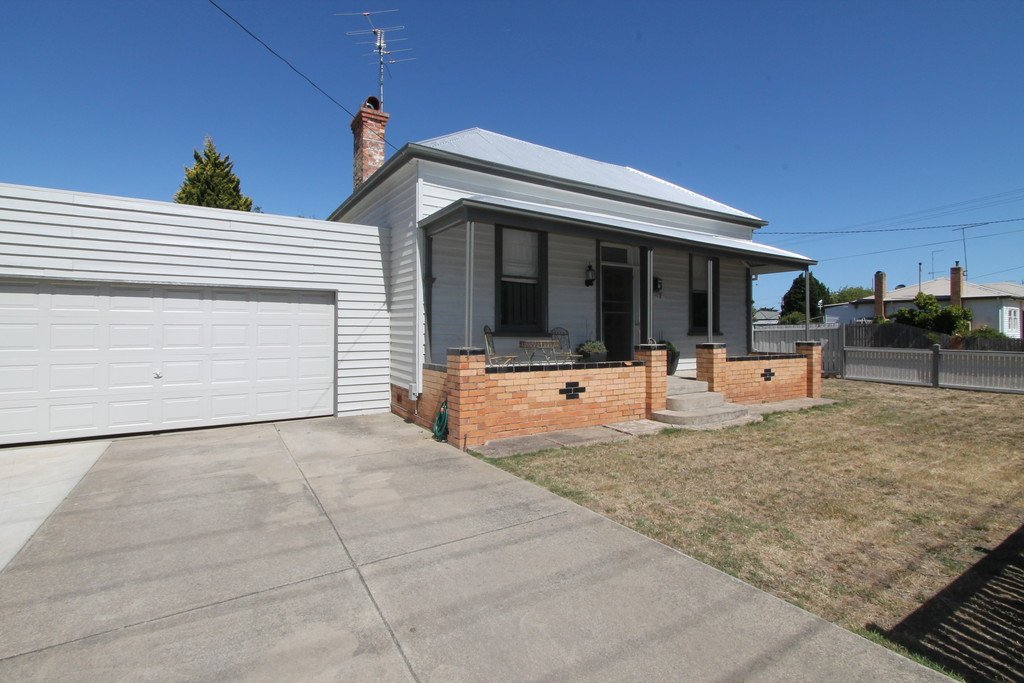 7 Adair Street REDAN 1