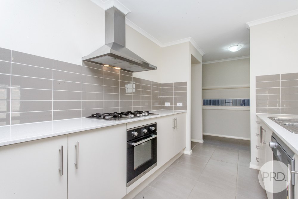 7 Admiral Avenue JORDAN SPRINGS 2