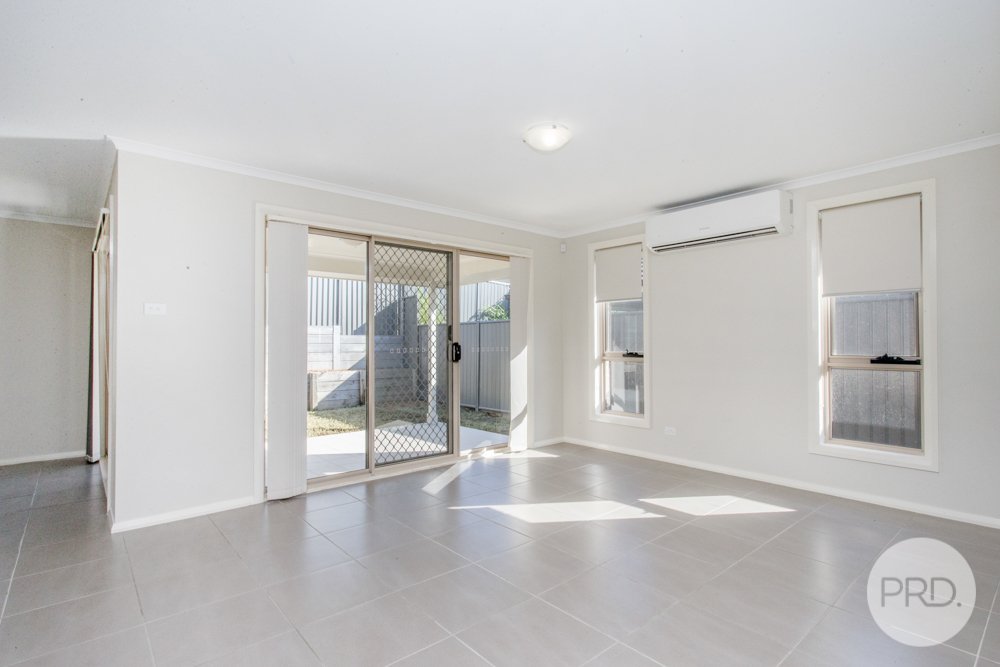 7 Admiral Avenue JORDAN SPRINGS 9