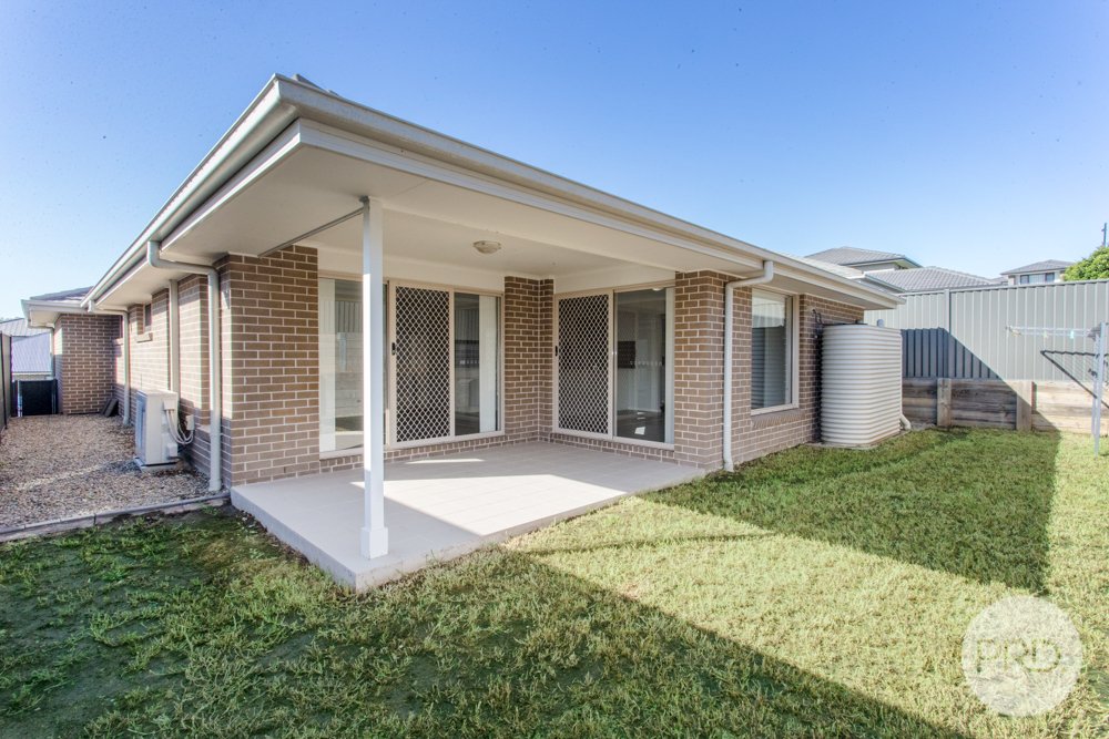 7 Admiral Avenue JORDAN SPRINGS 18