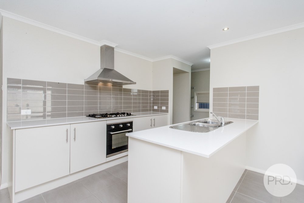 7 Admiral Avenue JORDAN SPRINGS 4