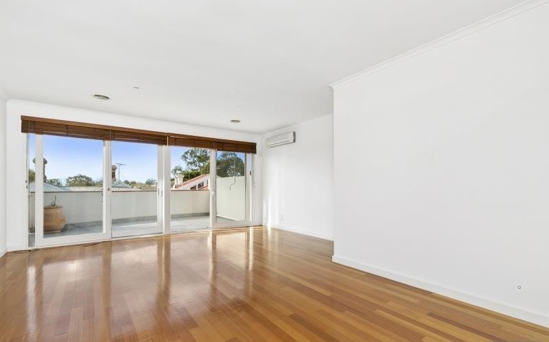 Gallery: 7 Admiral Place