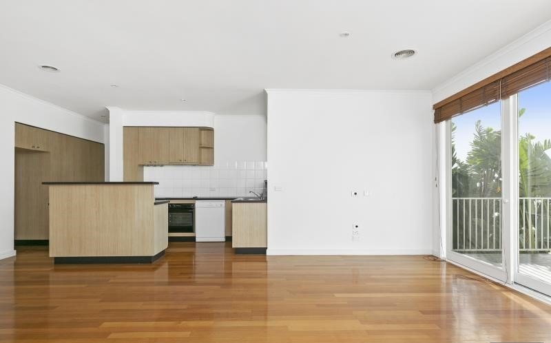 Gallery: 7 Admiral Place