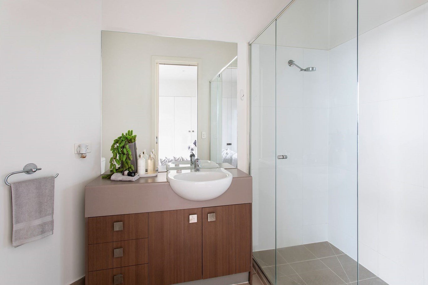 Gallery: 7 Alameda Place