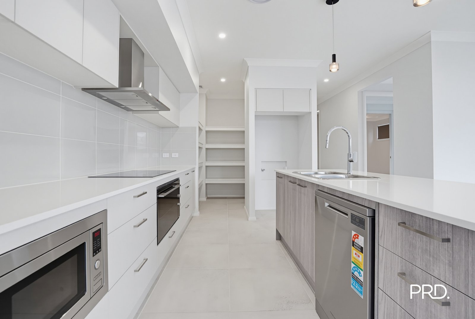 7 Albert St  Oran Park 2