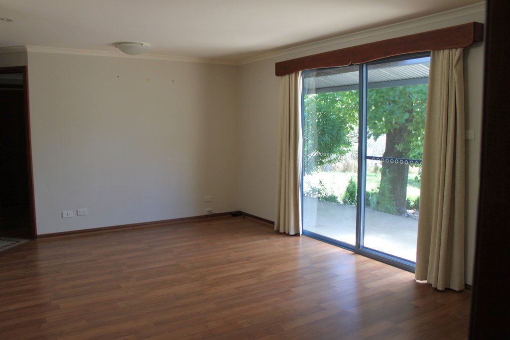 7 Albury St  TUMBARUMBA 11