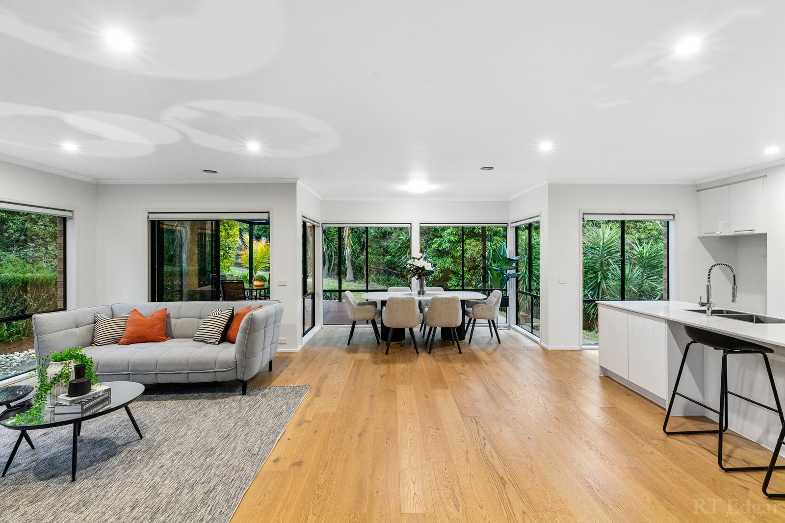 Real Estate and Property in 7 Aloha Gardens, Templestowe, VIC