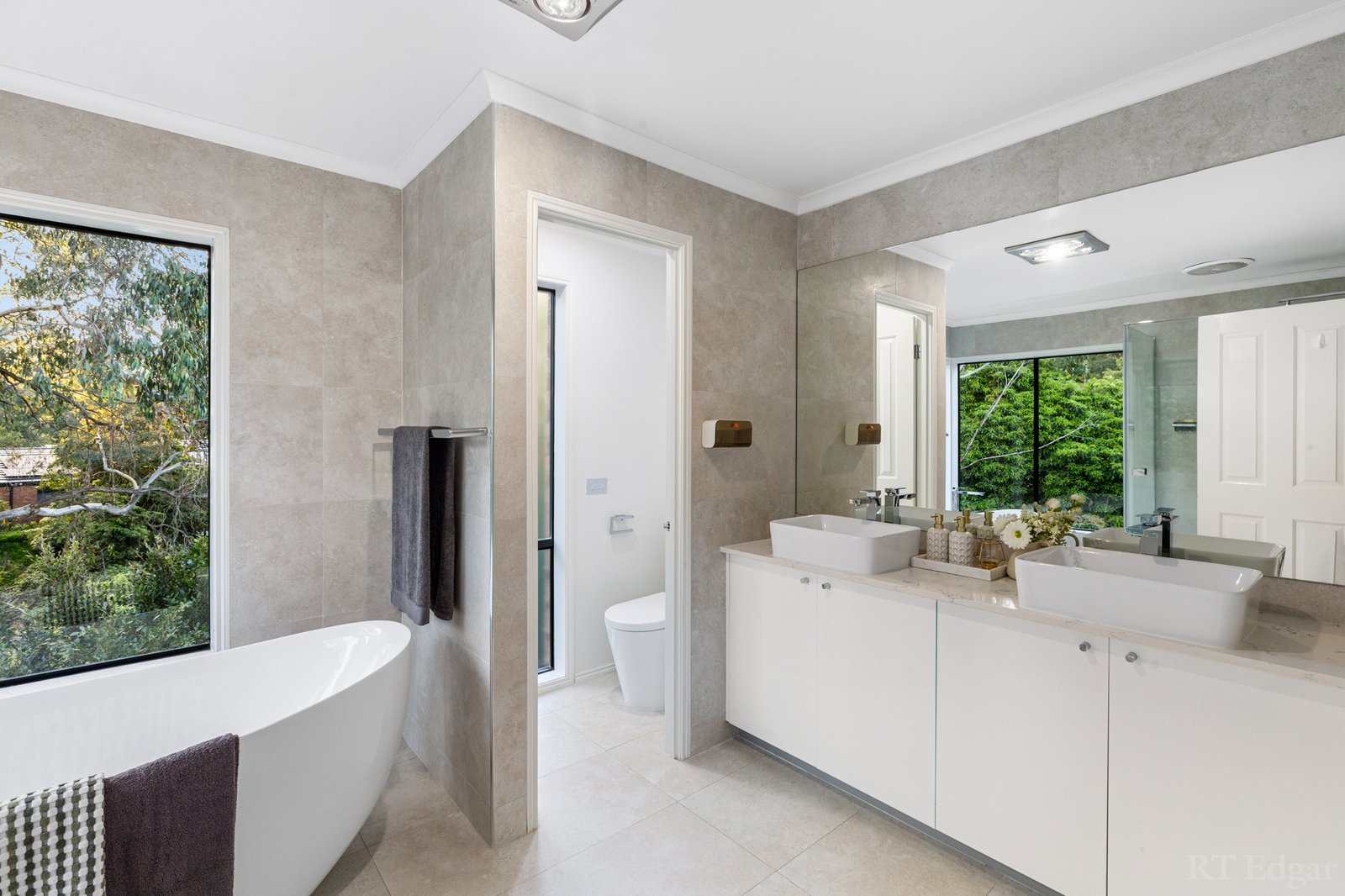 Real Estate and Property in 7 Aloha Gardens, Templestowe, VIC