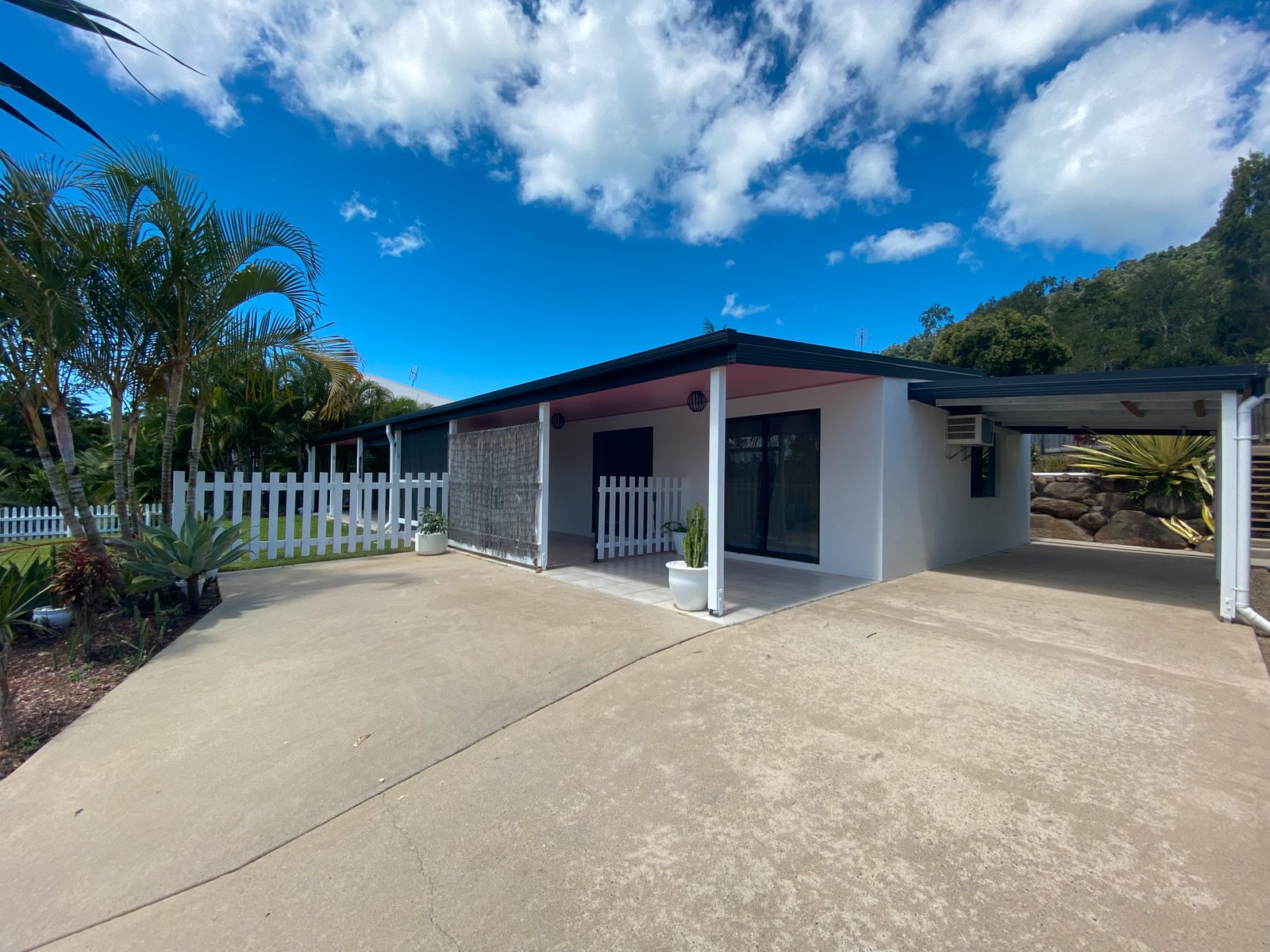 7 Amarula Place CANNONVALE 1