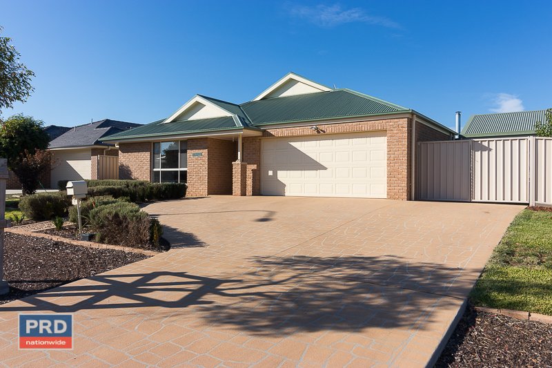 7 Angus Place BUNGENDORE 2