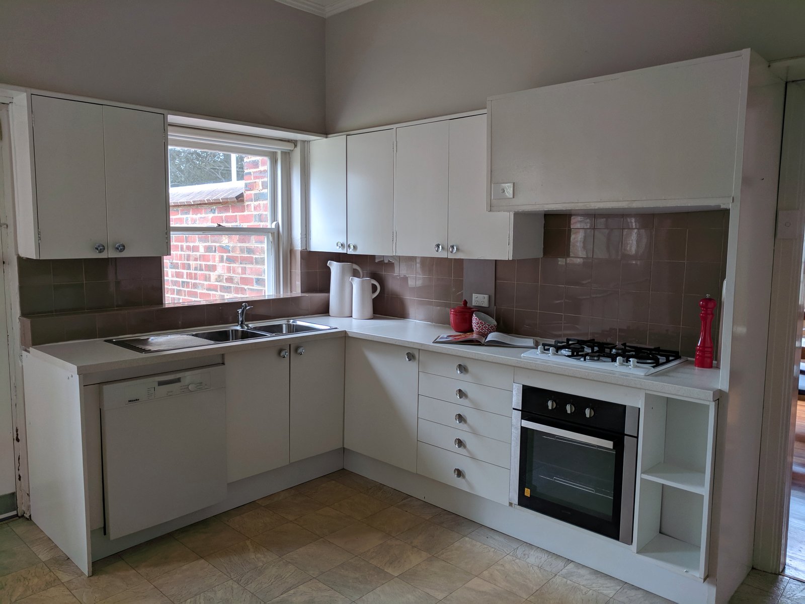 Gallery: 7 Anne Crescent