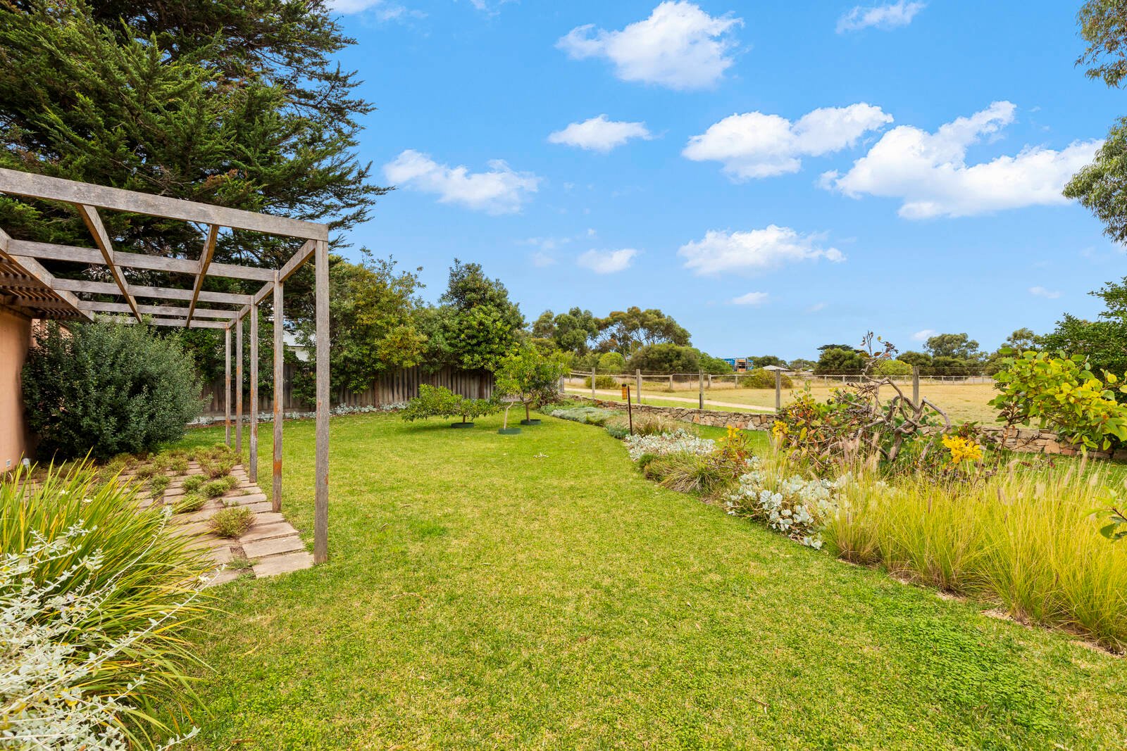 Real Estate and Property in 7 Araluen Court, Barwon Heads, VIC