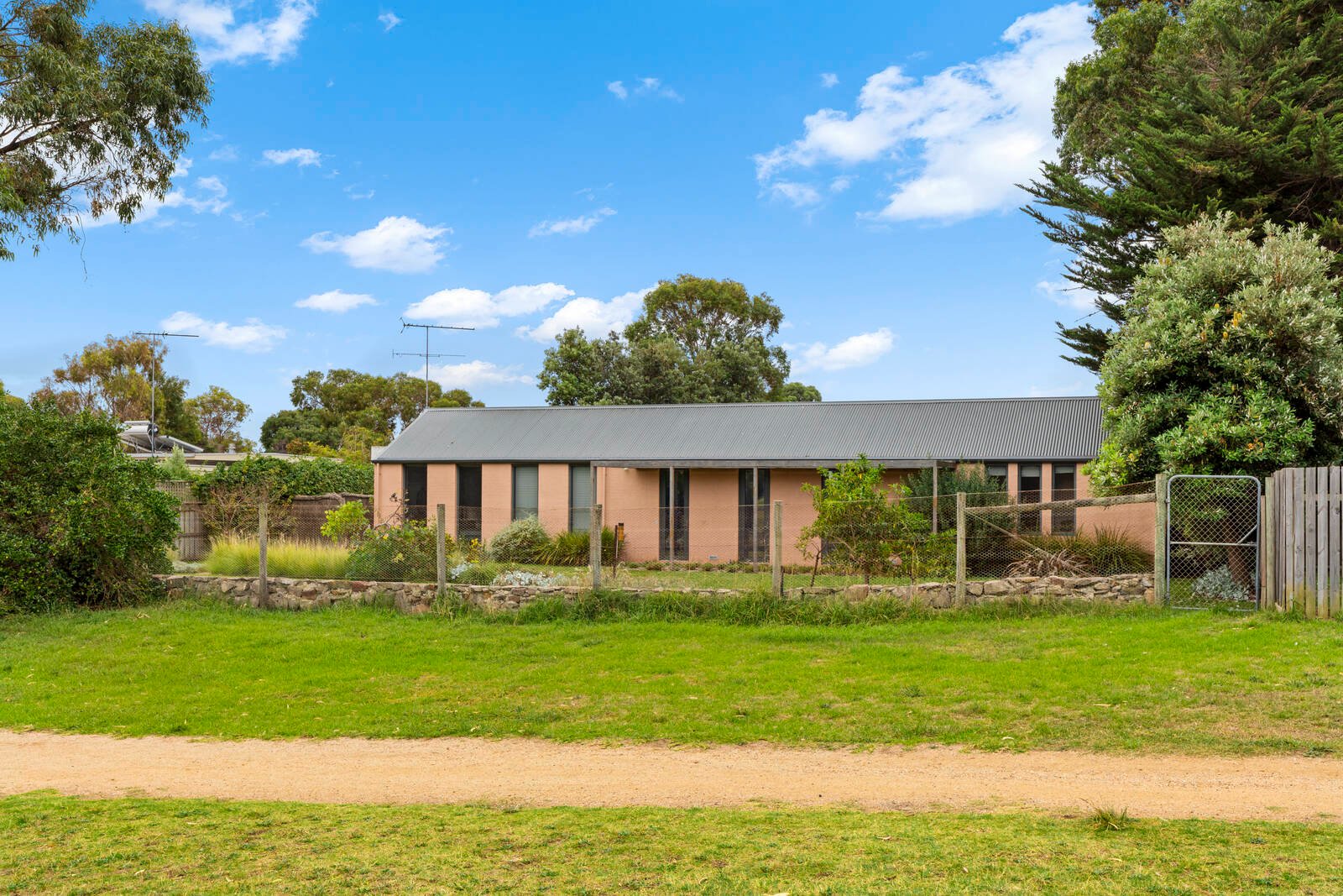 Real Estate and Property in 7 Araluen Court, Barwon Heads, VIC