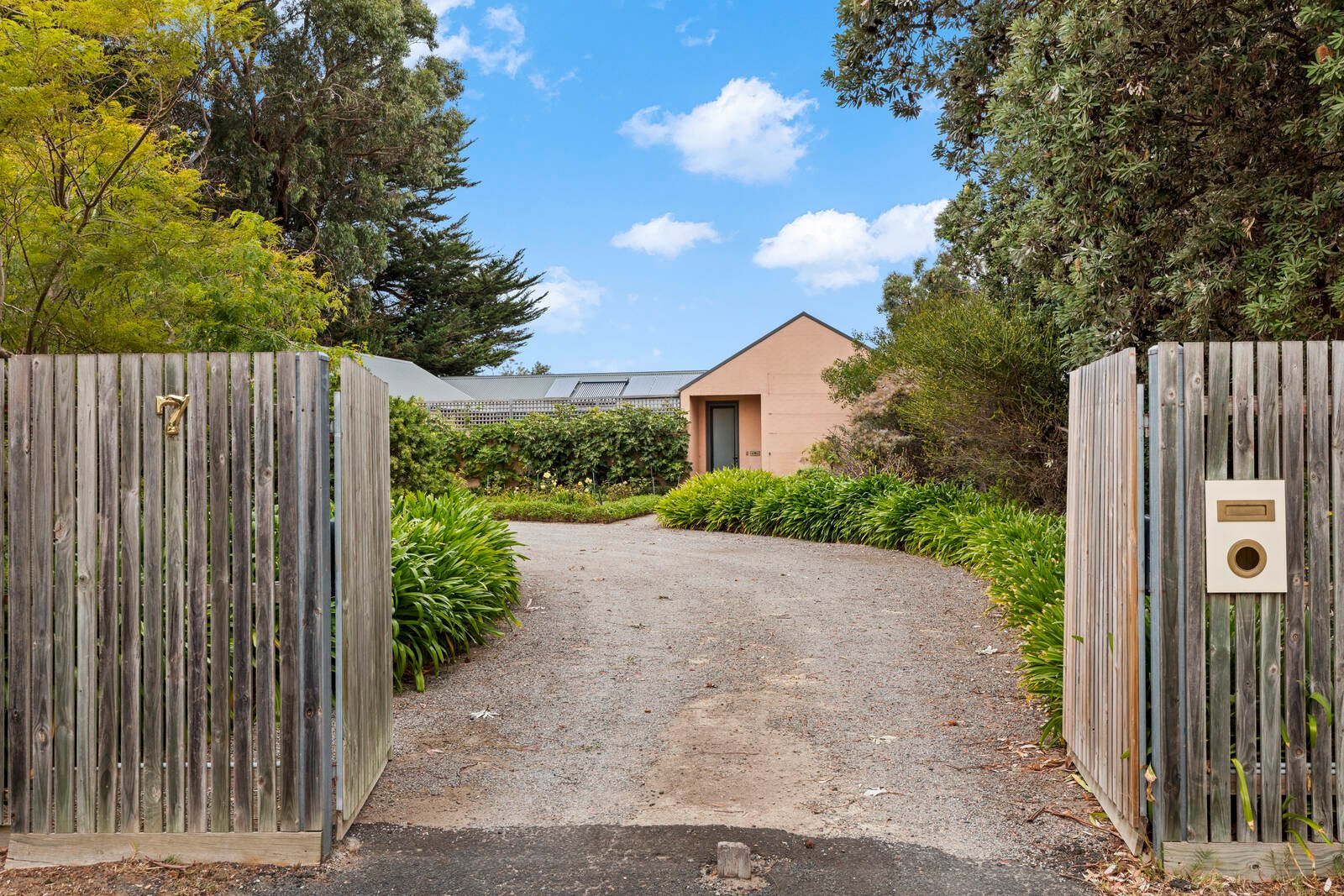 Real Estate and Property in 7 Araluen Court, Barwon Heads, VIC