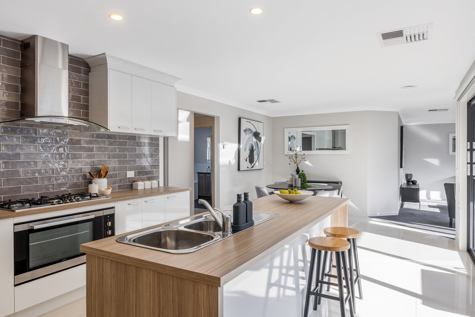 Real Estate and Property in 7 Armstrong Court, Kyneton, VIC