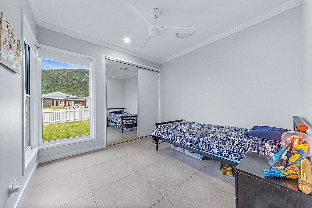 7 Arnold Court CANNONVALE 18