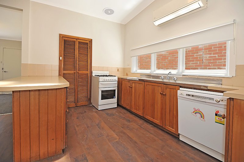 Gallery: 7 Ascot St N