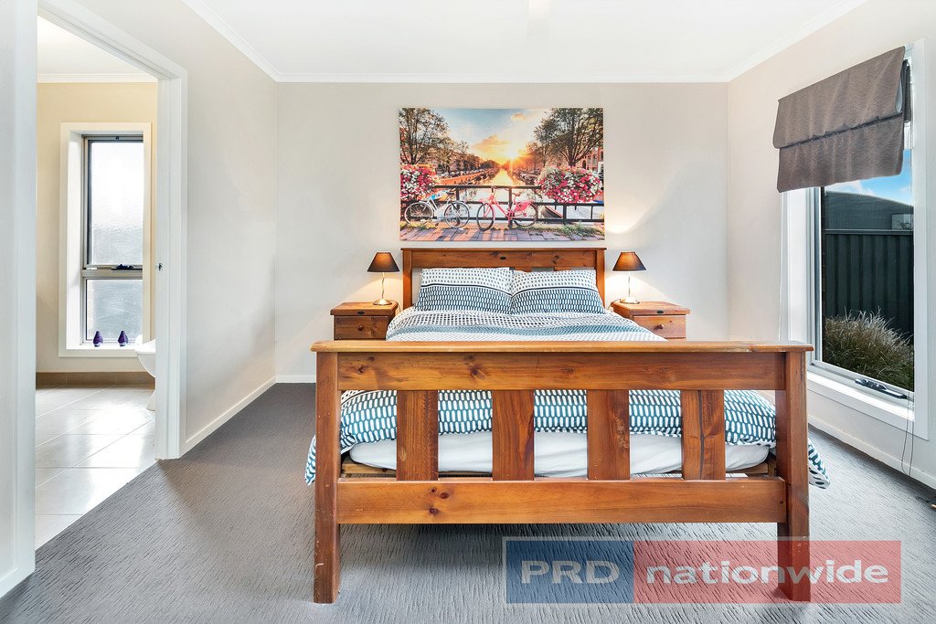 7 Avenwood Close CANADIAN 5