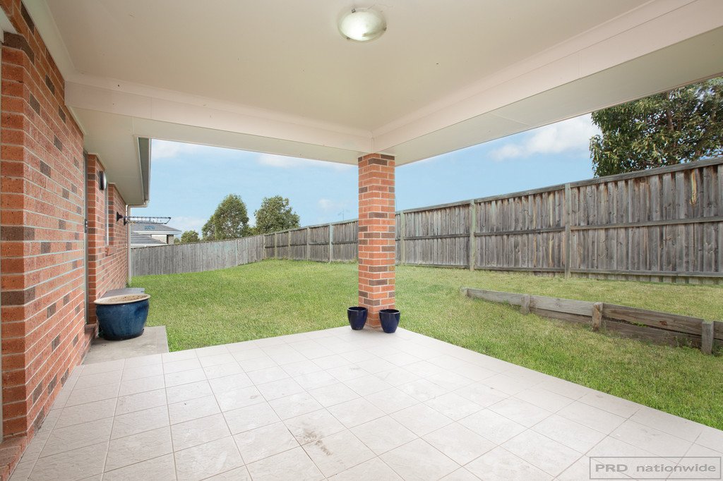 7 Babbler Way ABERGLASSLYN 6