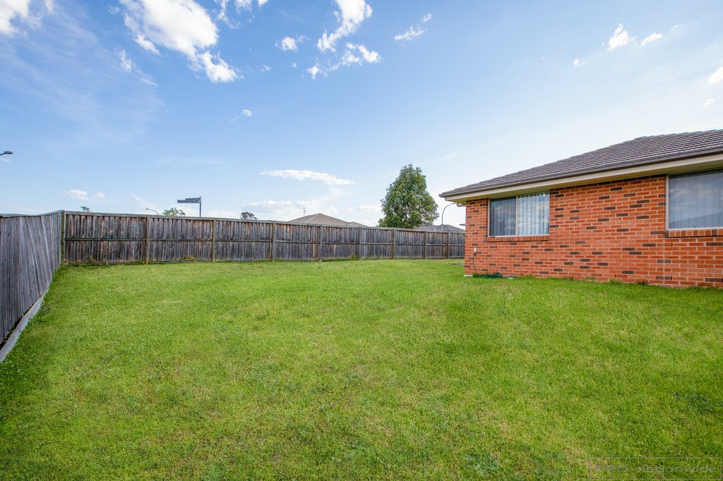 7 Babbler Way ABERGLASSLYN 8