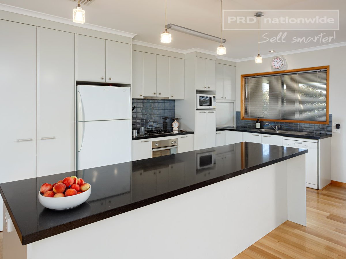 7 Balala Crescent BOURKELANDS 5