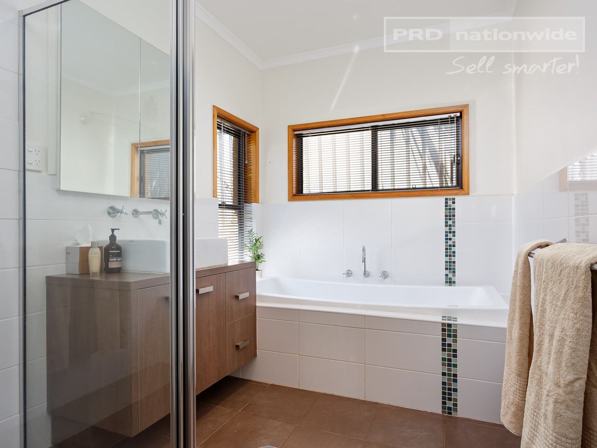 7 Balala Crescent BOURKELANDS 10