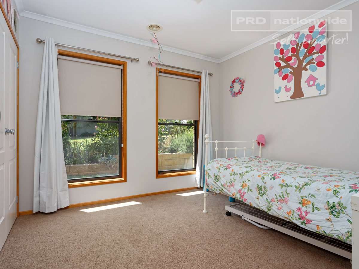 7 Balala Crescent BOURKELANDS 11