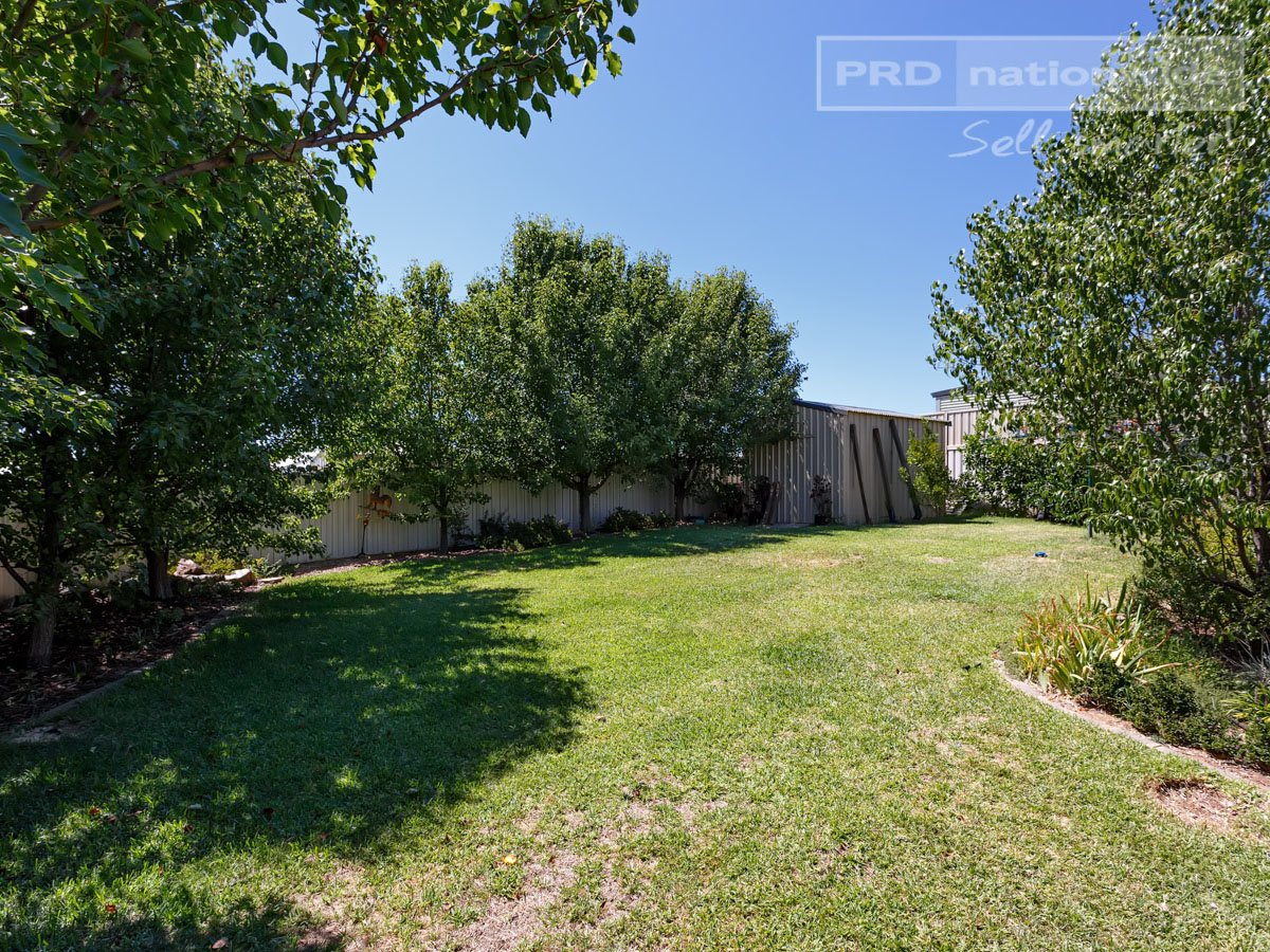 7 Balala Crescent BOURKELANDS 13