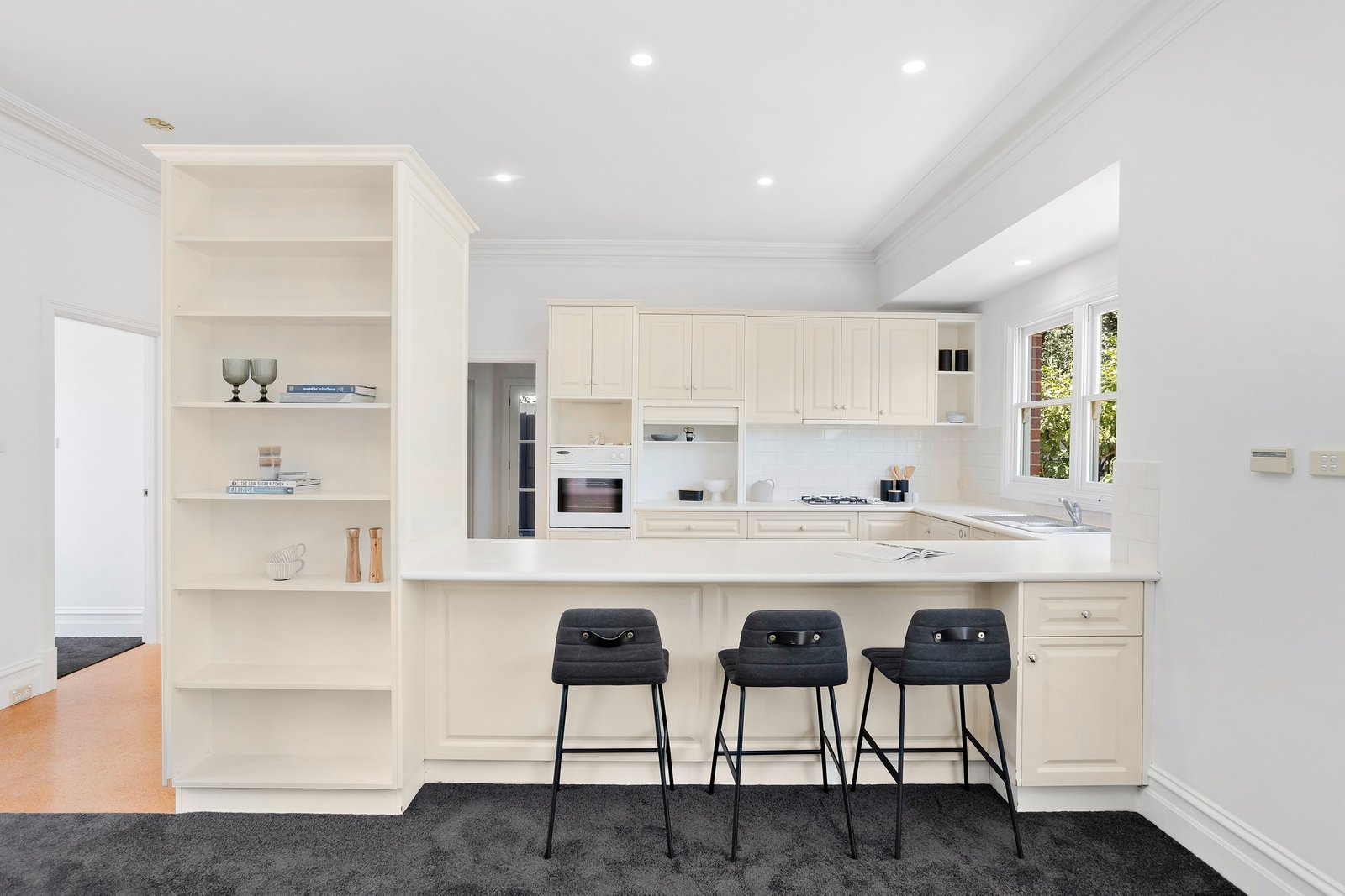 Real Estate and Property in 7 Bambra Road, Caulfield North, VIC