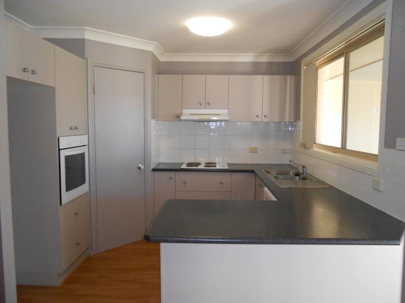 7 Banks Street TAMWORTH 2