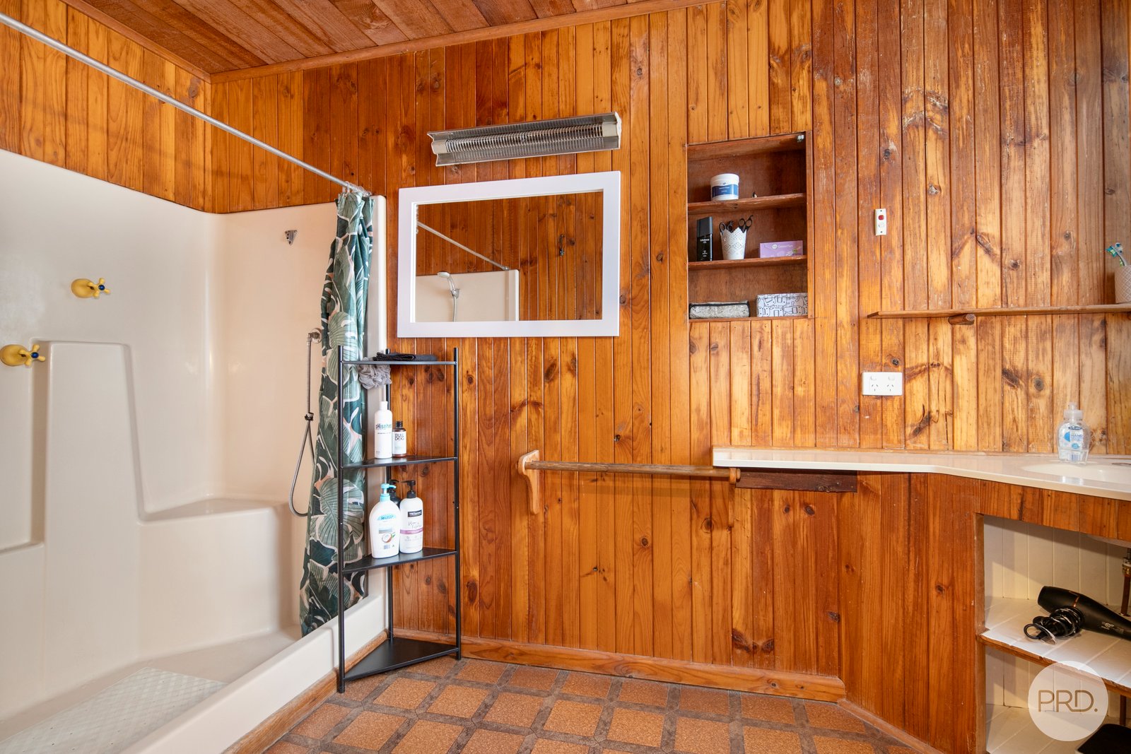 7 Barkers Lane ELAINE 9