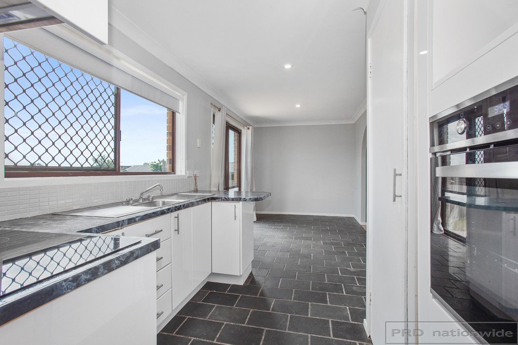7 Barlow Close THORNTON 8