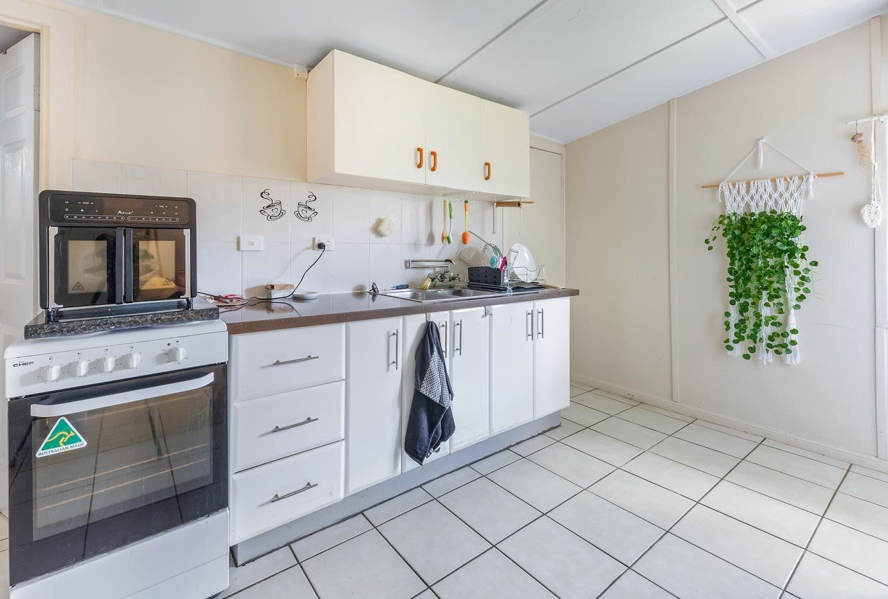 7 Barry St  PROSERPINE 7