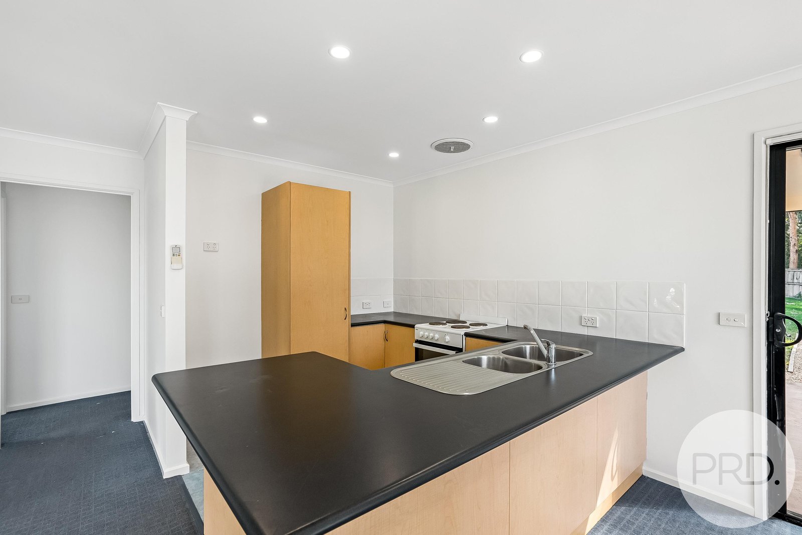 7 Bateman Court CLAREMONT 7
