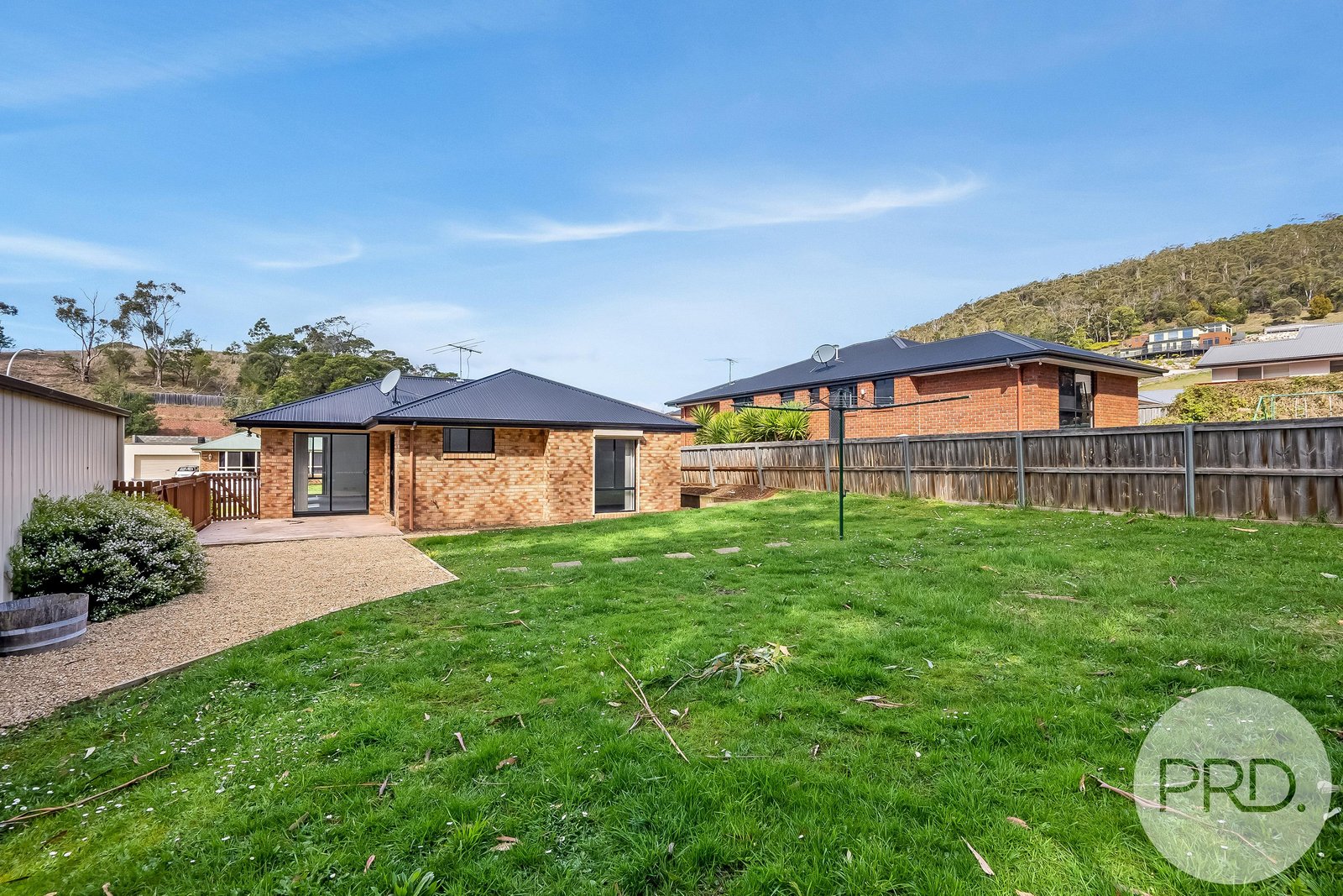 7 Bateman Court CLAREMONT 12