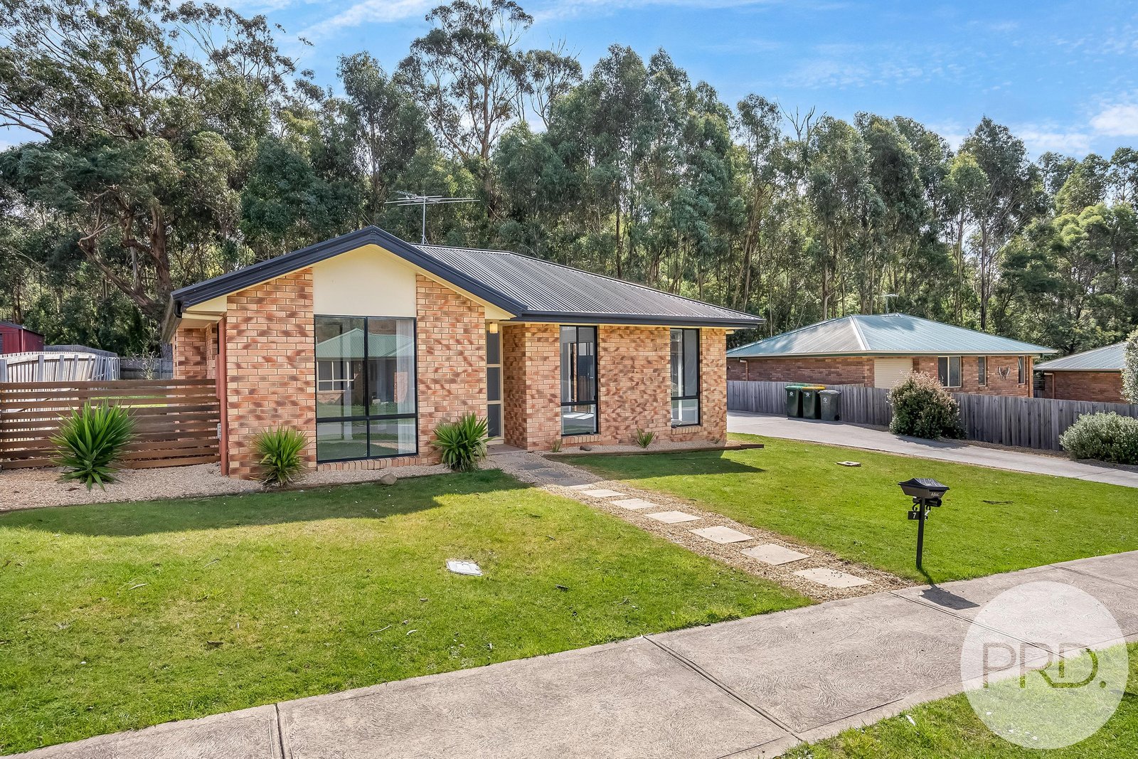 7 Bateman Court CLAREMONT 16