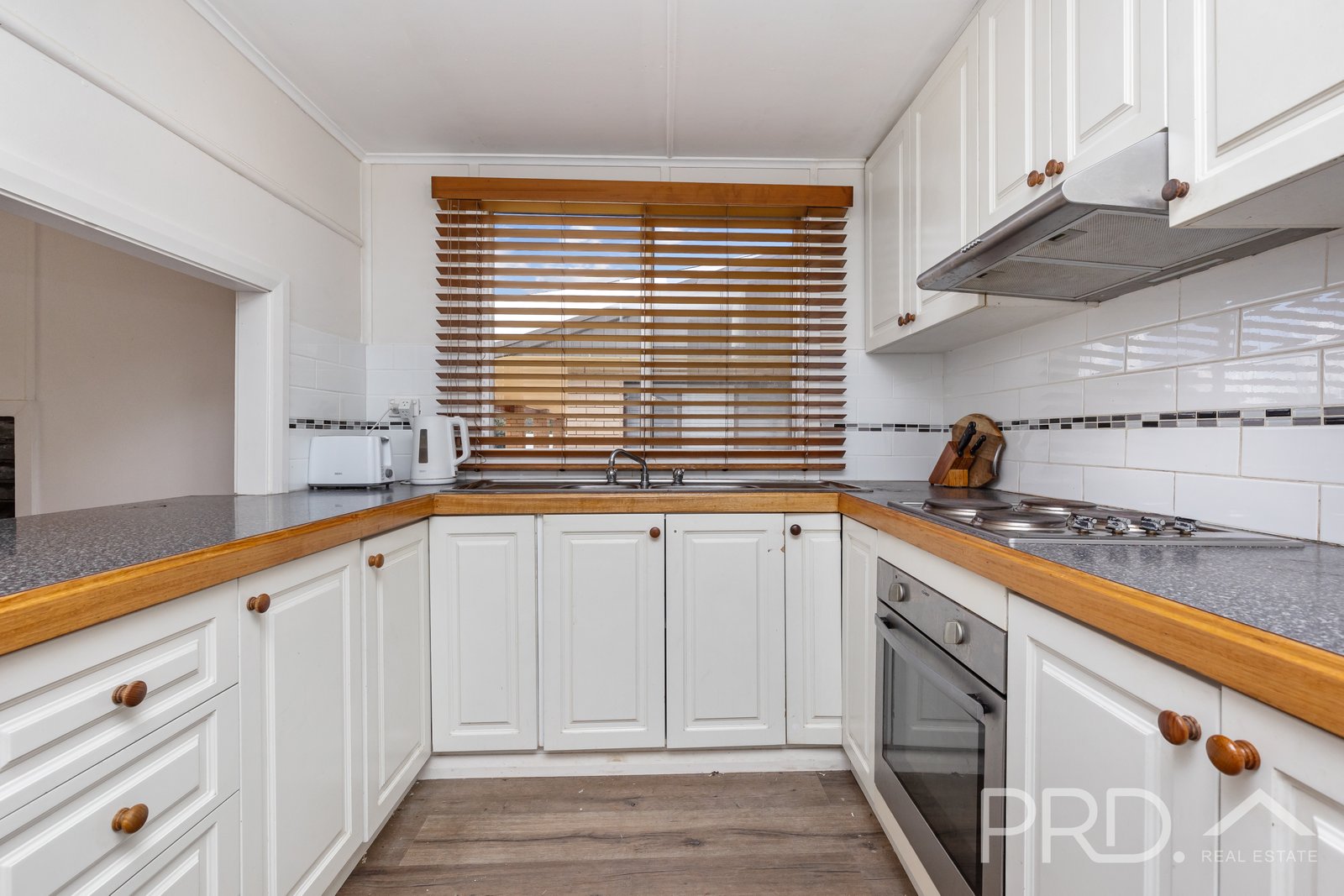 7 Batlow Avenue BATLOW 4