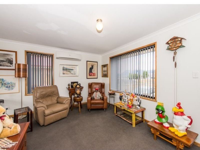 7 Beatrice Place BRIDGEWATER 8