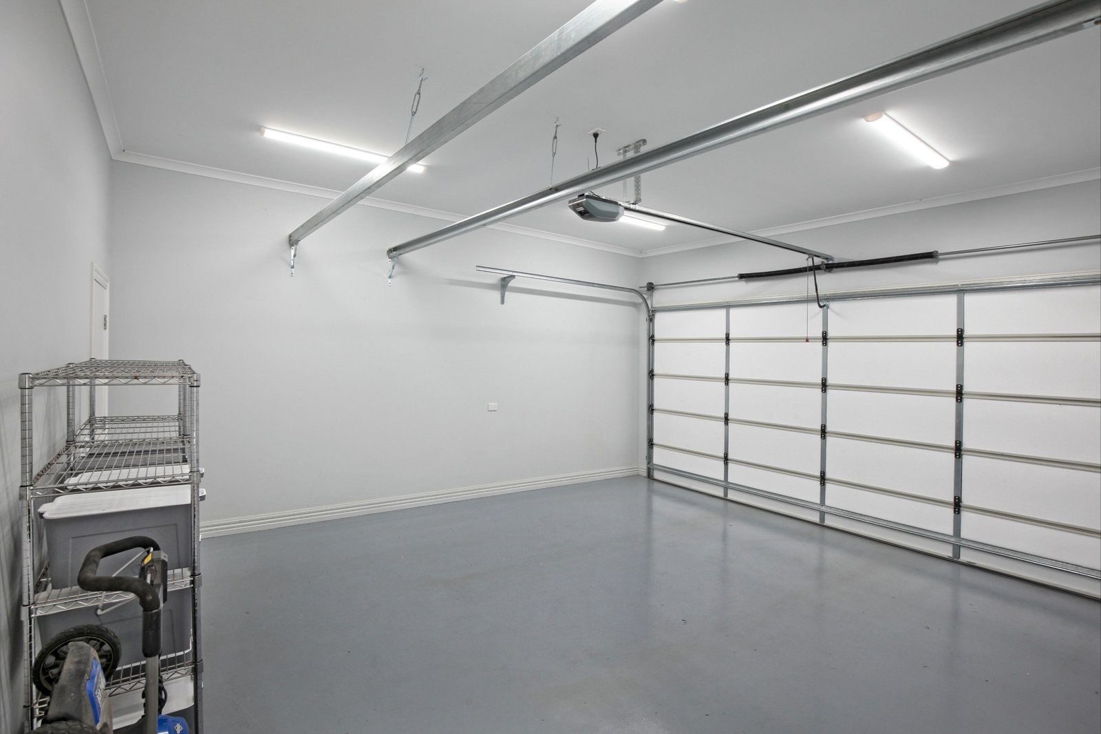 Real Estate and Property in 7 Beaumont Place, Woodend, VIC