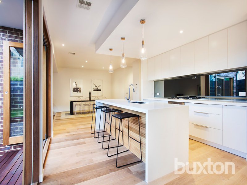 Gallery: 7 Beddoe Avenue